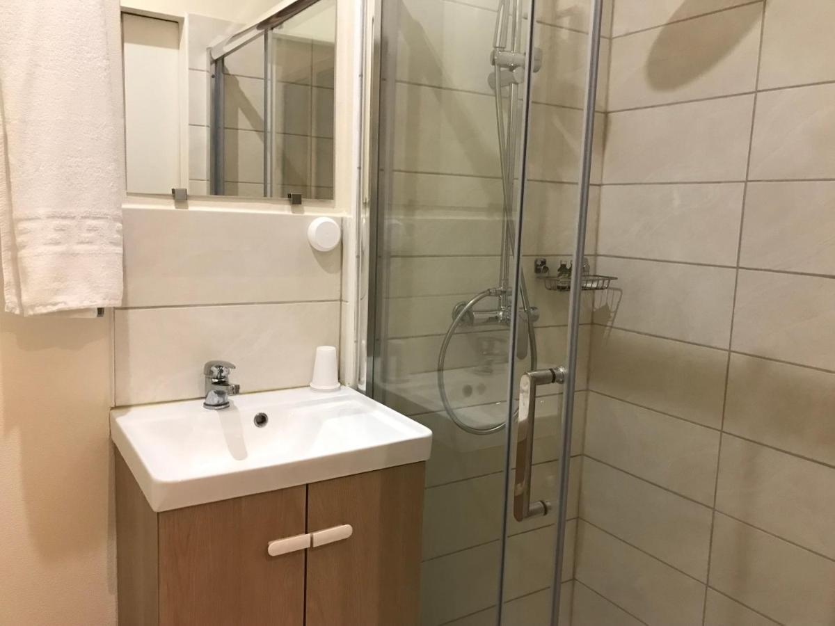 Hotel Logis Le Cheval Blanc Saint-Just  Zewnętrze zdjęcie